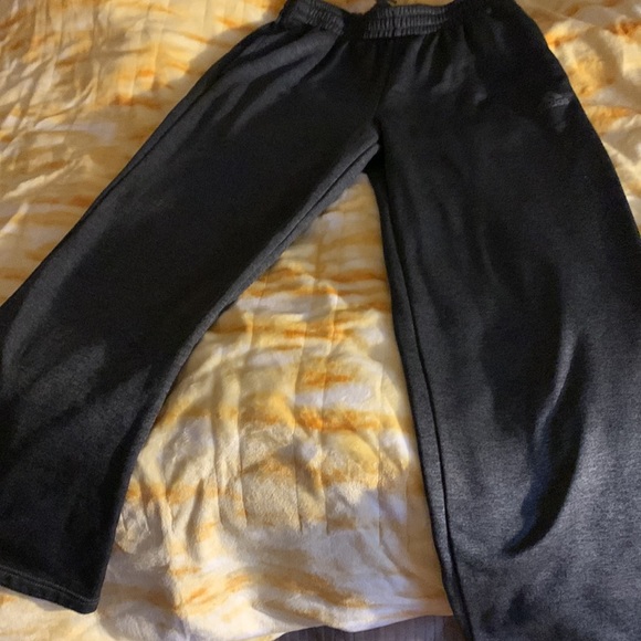 COPY - LADIES ADIDAS WIDE LEG SWEATS - Picture 5 of 8